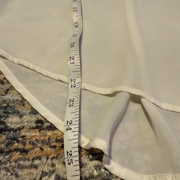 Lush Ivory Lace Sleeveless Top - Picture 5 of 6